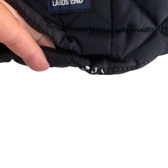 LANDS’ END Quilted Vest in Classic Black Size Small — Small unnoticeable flaw - Picture 4 of 7